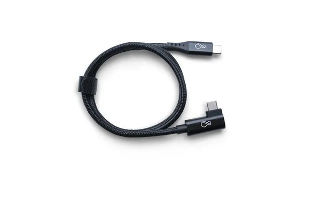 - USB-kabel - USB-C (hane) till USB-C (hane)