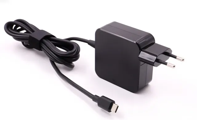 USB-C - Strömadapter - AC - 45 Watt - Eu