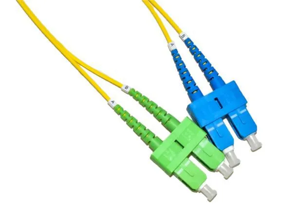 - Patch-kabel - SC/APC enkelläge (hane) til