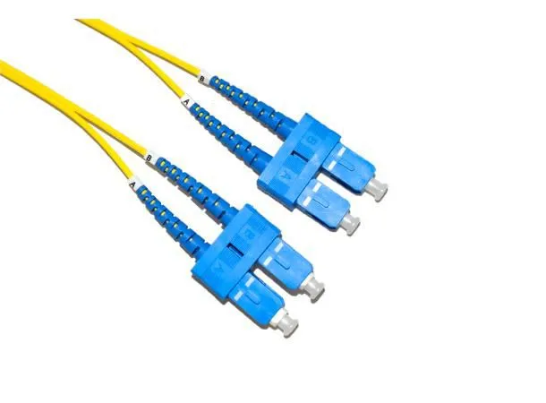 - Patch-kabel - SC enkelläge (hane) till SC