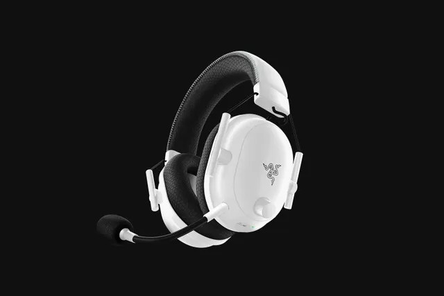 BlackShark V2 PRO - Headset - fullstorlek - Bluetooth/radiofrekvens 2,4 GHz - trådlös - USB-C - ljudisolerande - vit
