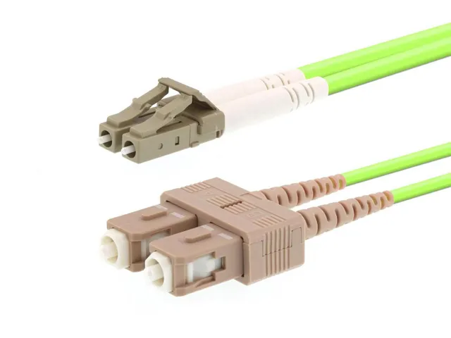 - Patch-kabel - LC/UPC-multiläge (hane) til