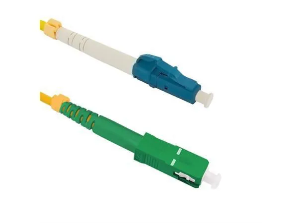 - Patch-kabel - LC/UPC enkelläge (hane) til