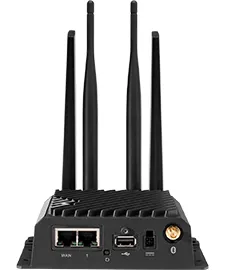 R920 - Trådlös router - WWAN 1GbE Dubbelband - 3G, 4G - med 5 års NetCloud Ruggedized IoT Essentials + Advanced-plan
