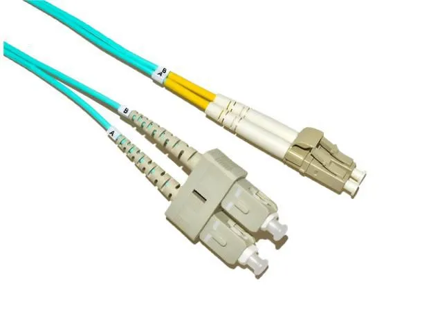 - Patch-kabel - LC multiläge (hane) till SC